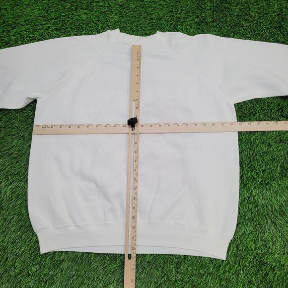 Vintage Daffy-Duck Sweatshirt Womens Large 23x23 Christmas - Picture 4 of 14